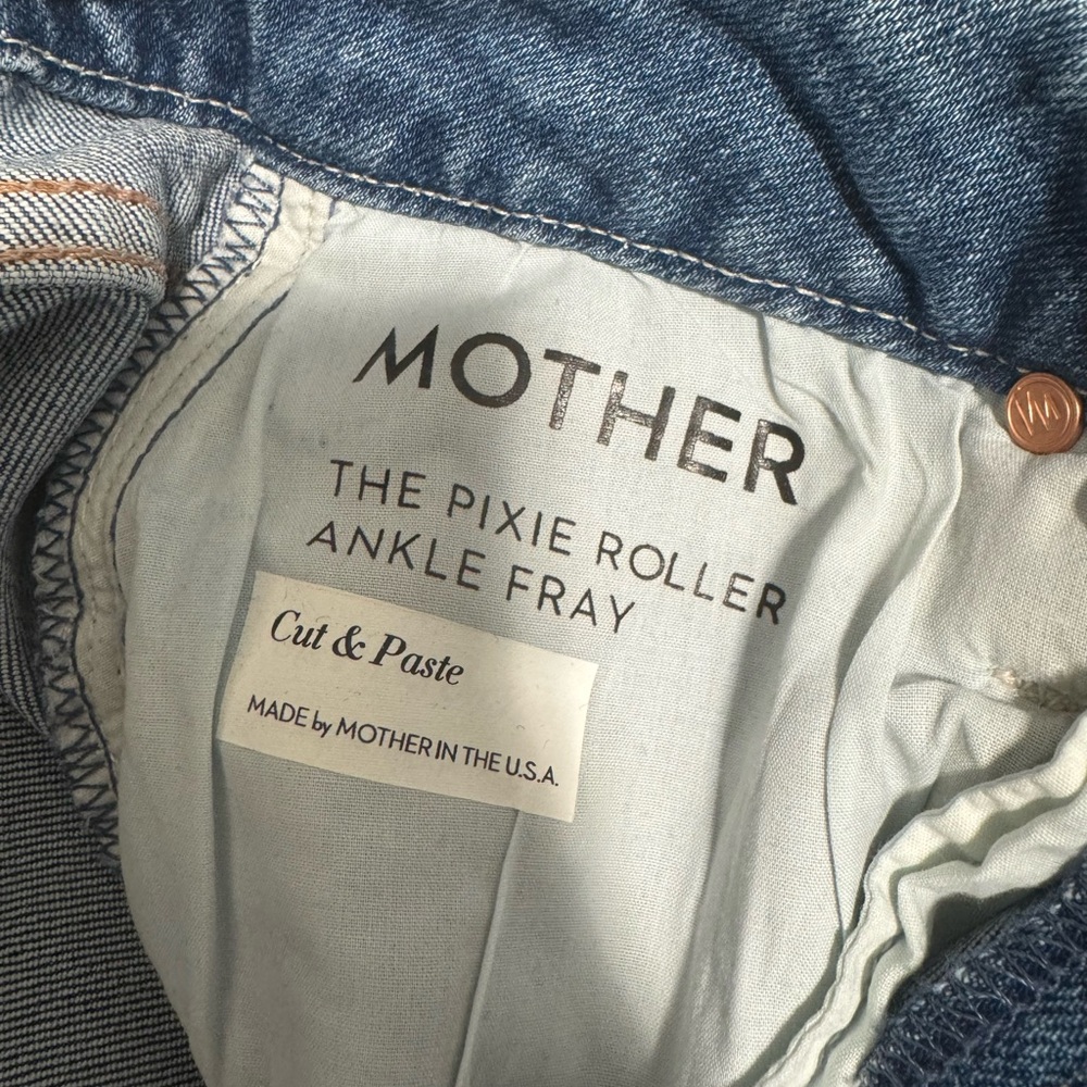 Women's Blue Jeans - Picture 4 of 4